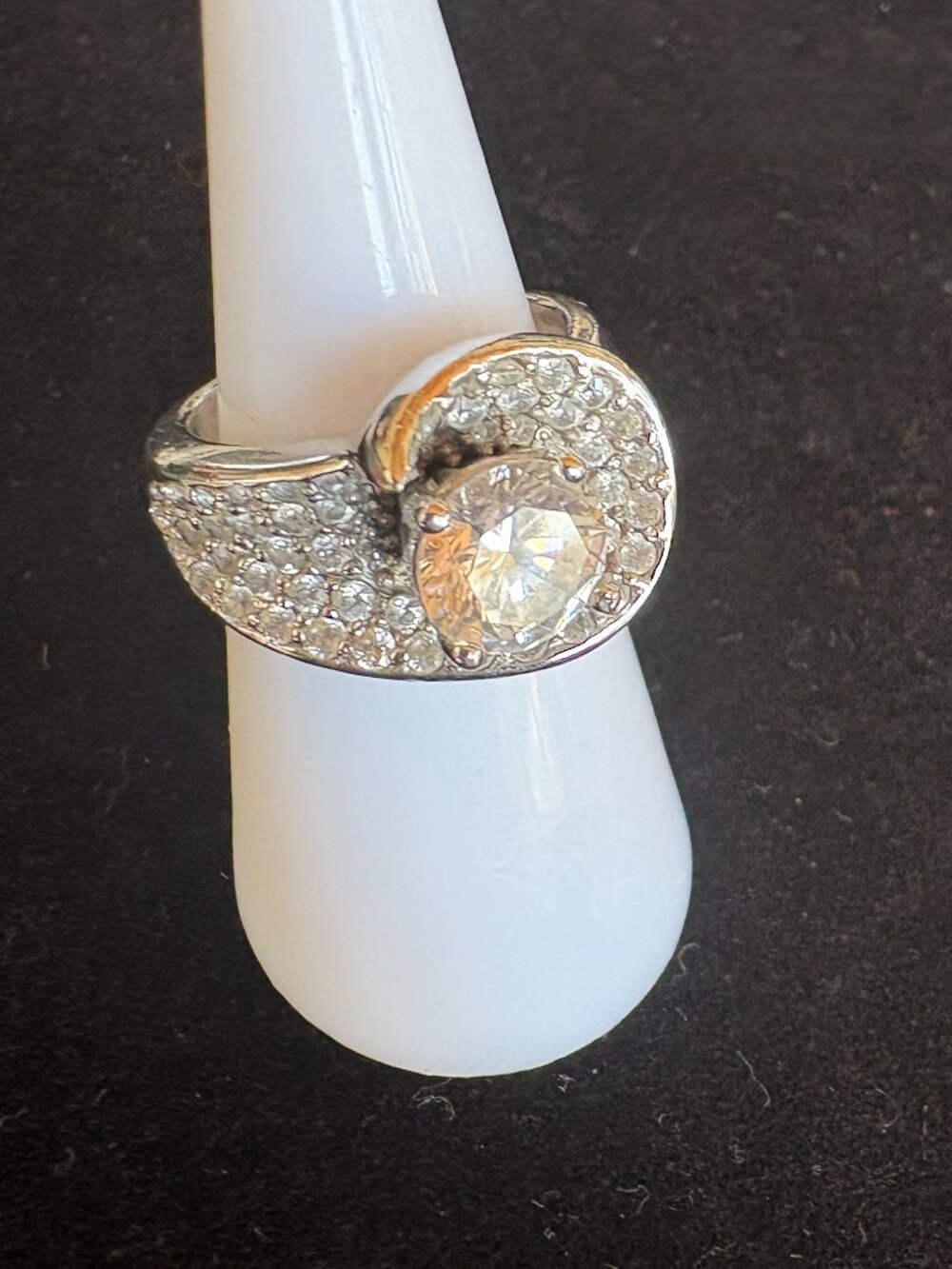 Ladies Clear Stone Silver Ring size 6 1/2